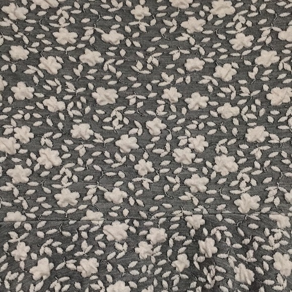 Forever 21 black and white floral dress 👗 - Picture 2 of 4